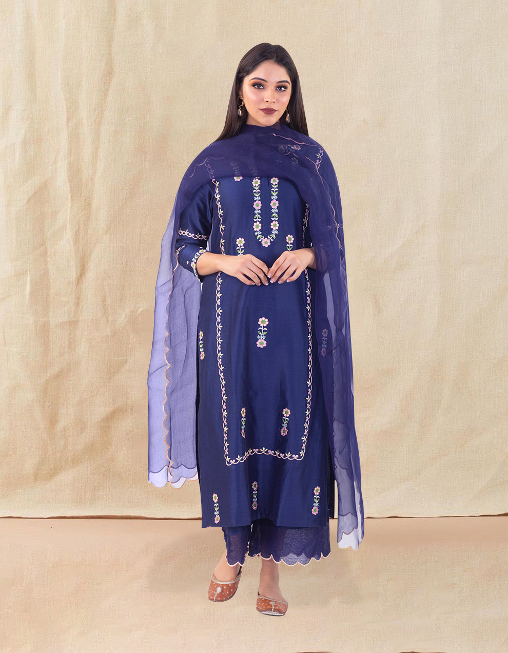 Blue scalloped organza dupatta