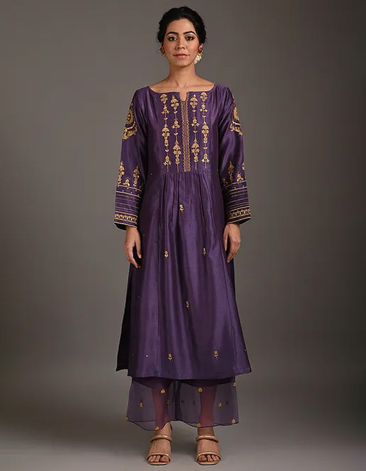 Purple embroidery chanderi silk kurta with silk pants and organza dupatta- Set of 3