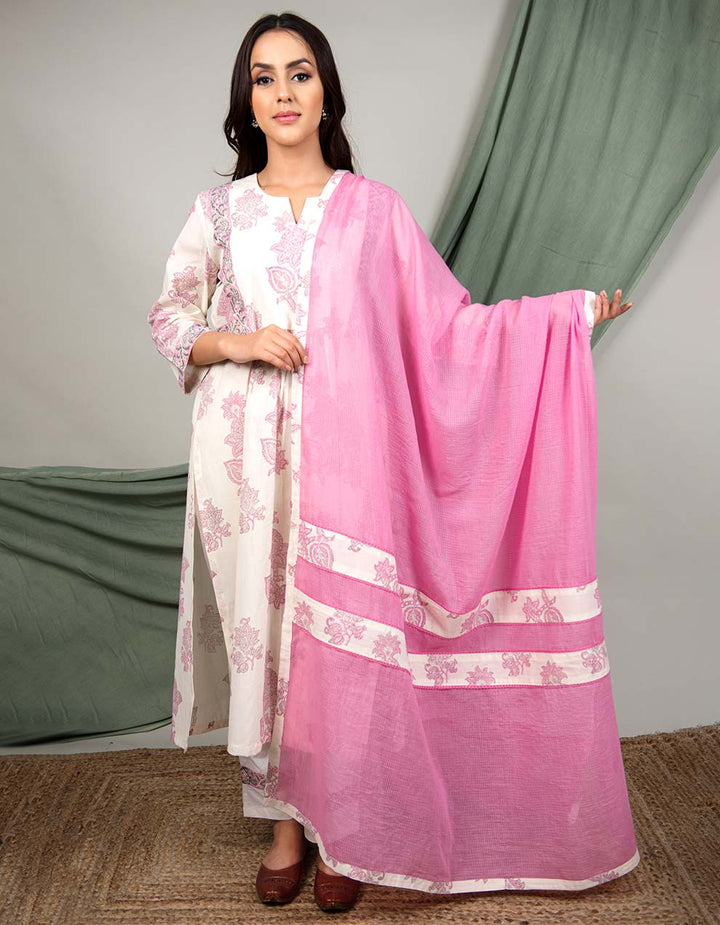Pink Cotton Dupatta With Lacework