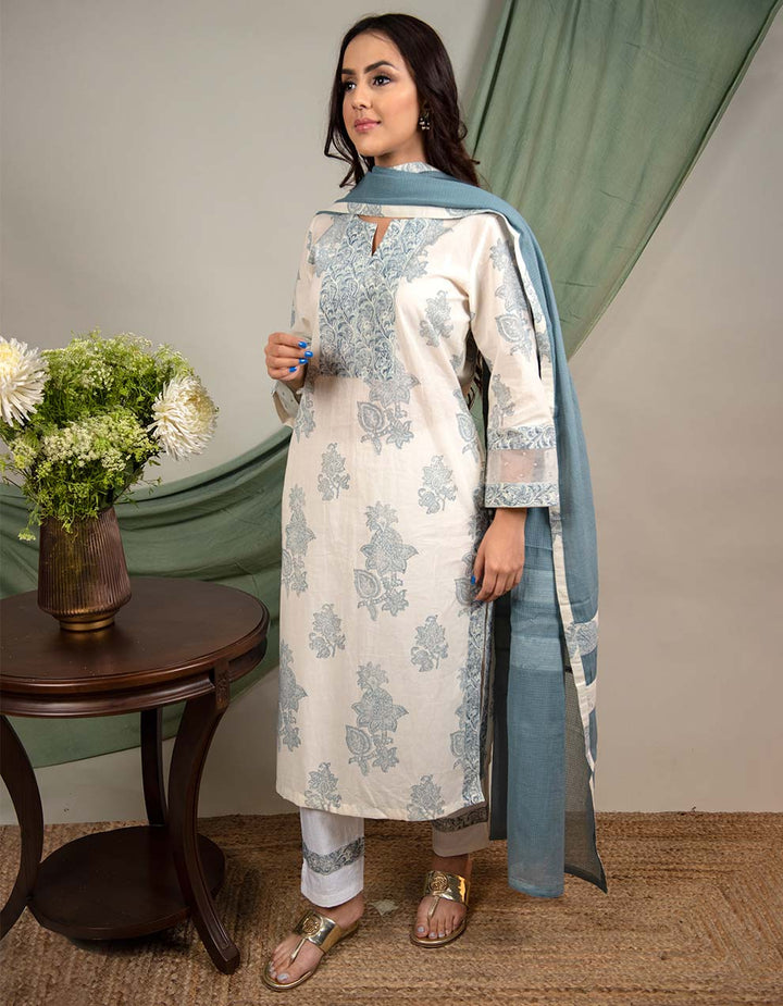 Blue Cotton Dupatta With Lacework