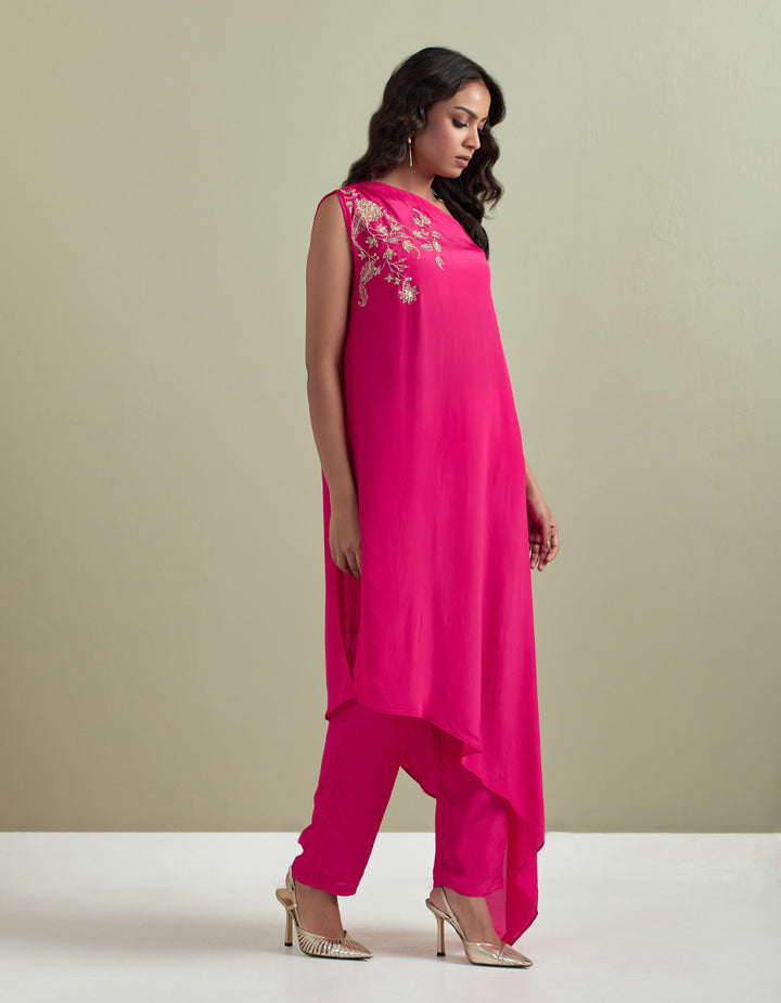 Pink embroidered crepe kurta
