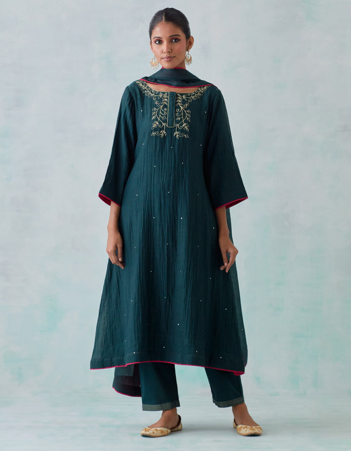 Green embroidered chanderi  kurta with cotton pants and chanderi dupatta- Set of 3