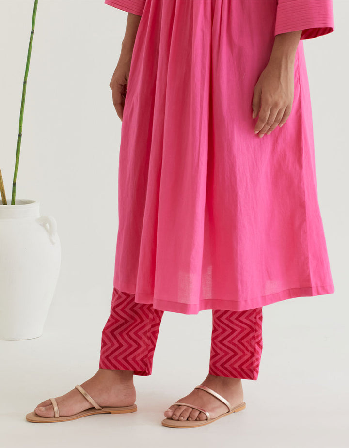 Pink pintuck cotton kurta with pants - Set of 2