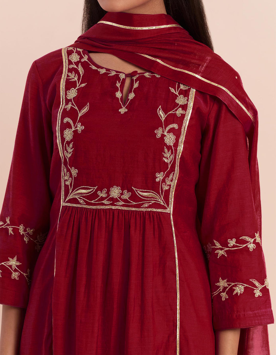 Red embroidered chanderi silk kurta with pants and dupatta - Set of 3