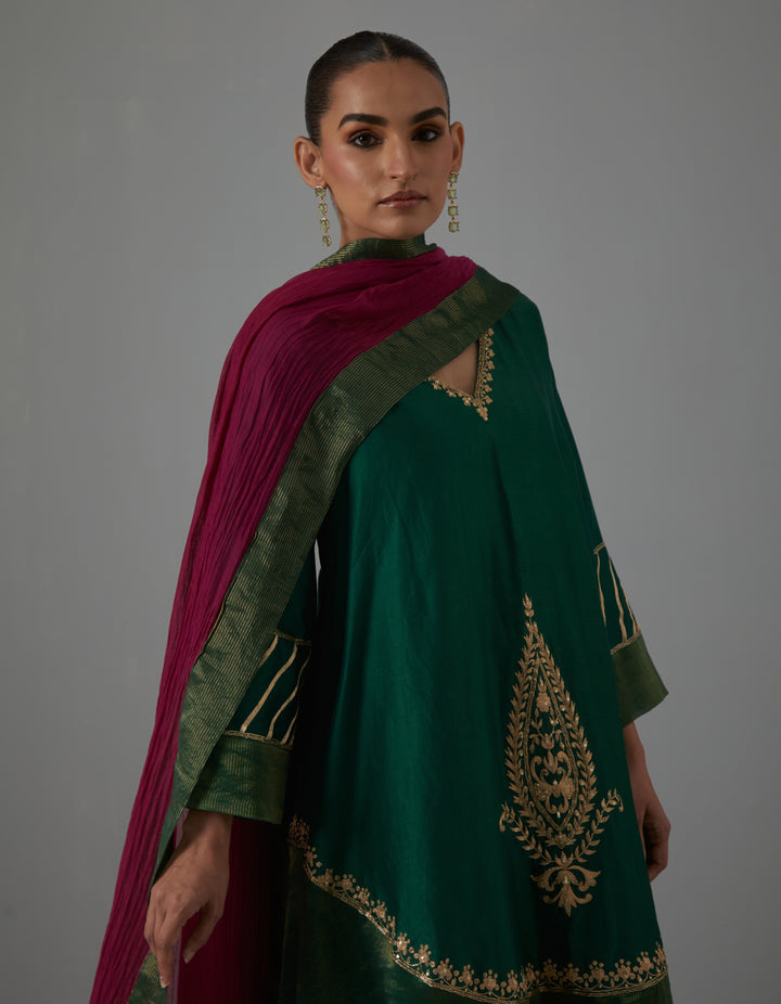 Green embroidered chanderi kurta with pants and dupatta - Set of 3
