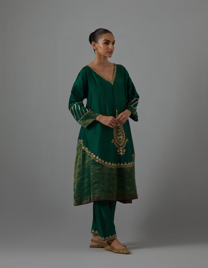 Green embroidered chanderi kurta with pants  - Set of 2