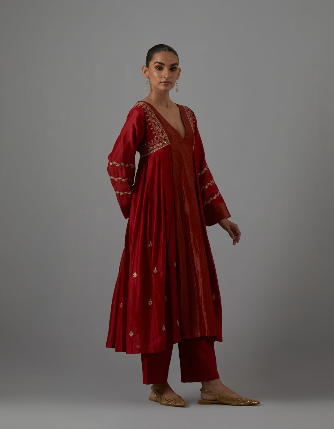 Red embroidered chanderi kurta with pants - Set of 2