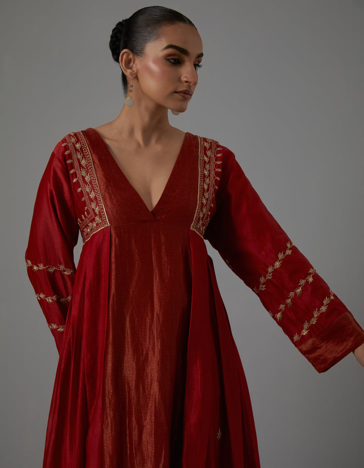 Red embroidered chanderi kurta with pants and dupatta - Set of 3