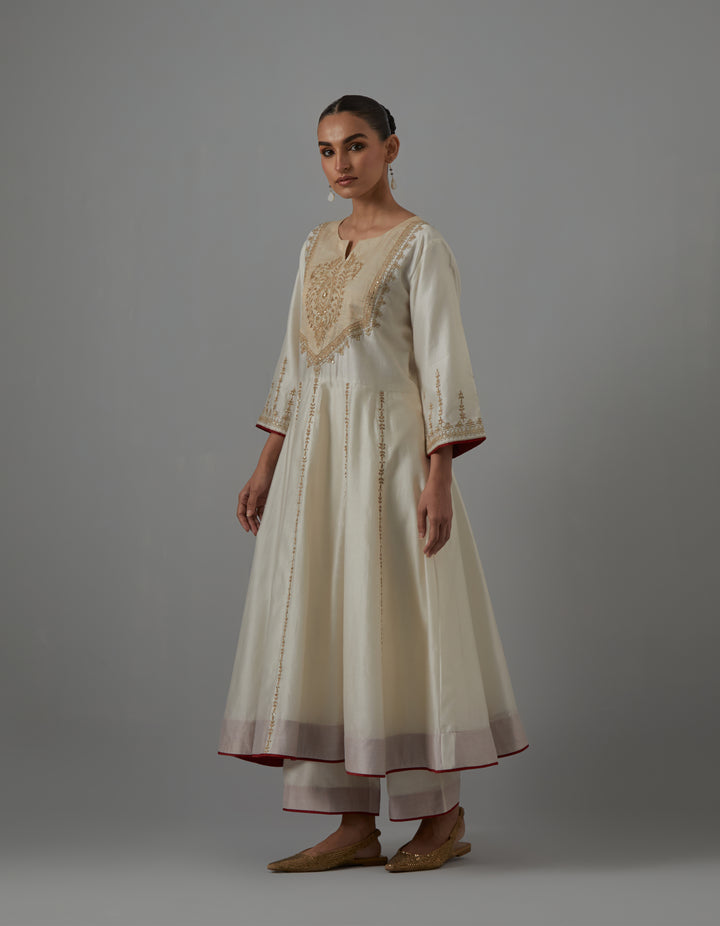 White embroidered chanderi kurta with pants and dupatta - Set of 3