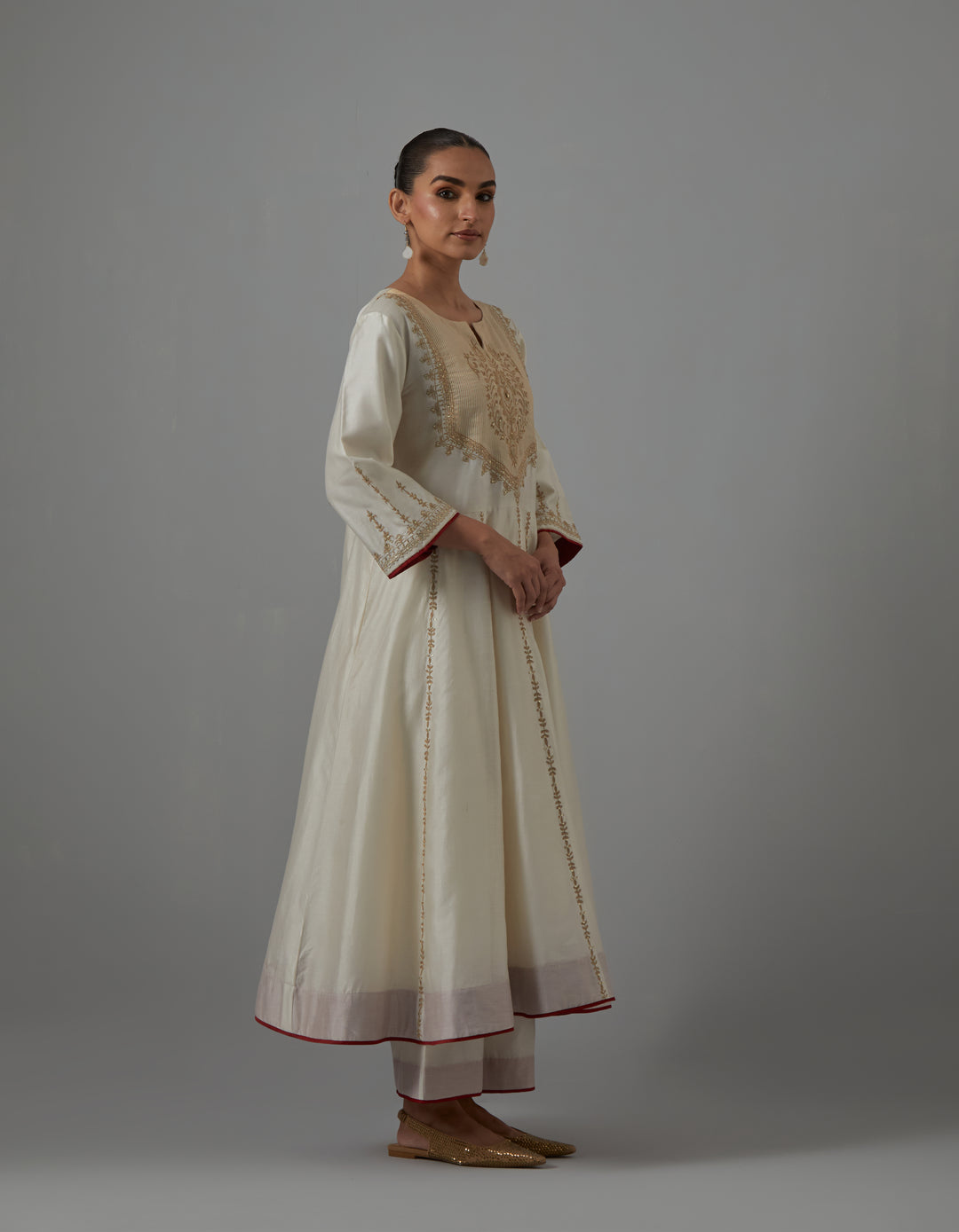 White embroidered chanderi kurta with pants and dupatta - Set of 3
