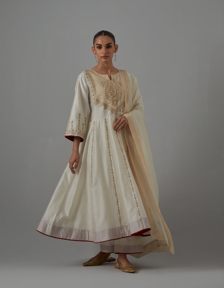 White embroidered chanderi kurta with pants and dupatta - Set of 3