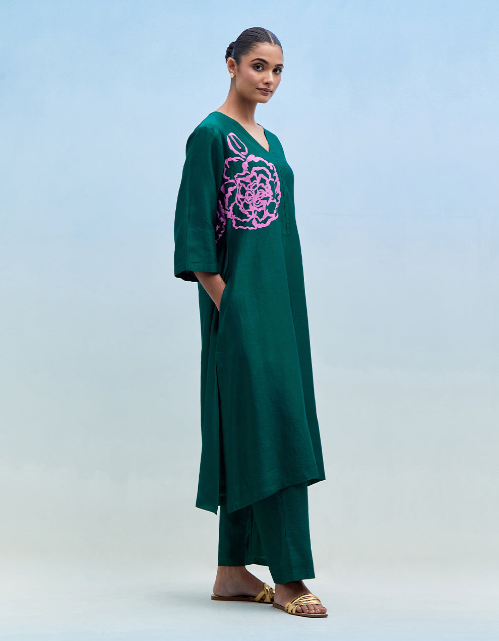 Green chanderi kurta with pants - Set of 2