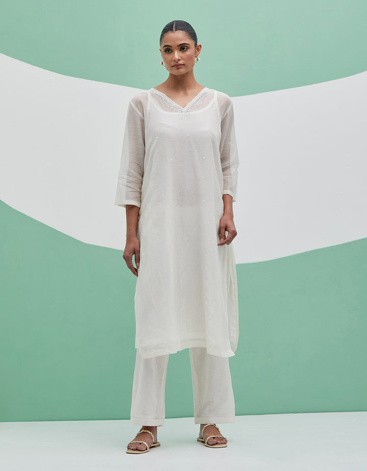 White chanderi kurta with pants and organza dupatta - Set of 3