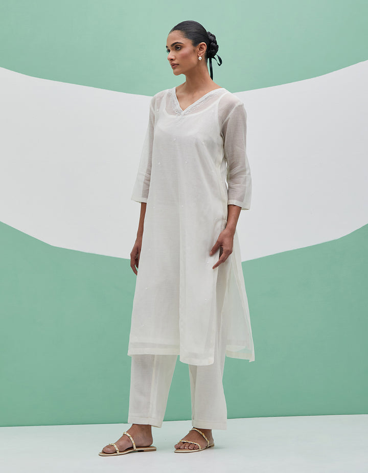 White chanderi kurta with pants and organza dupatta - Set of 3