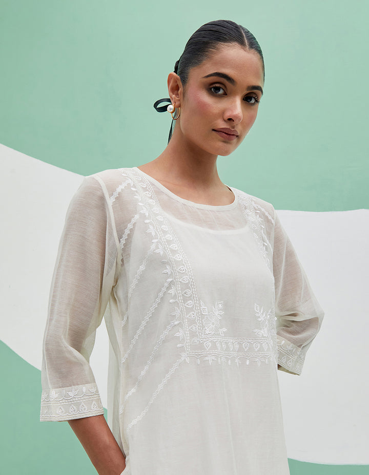 White chanderi kurta with pants and organza dupatta - Set of 3