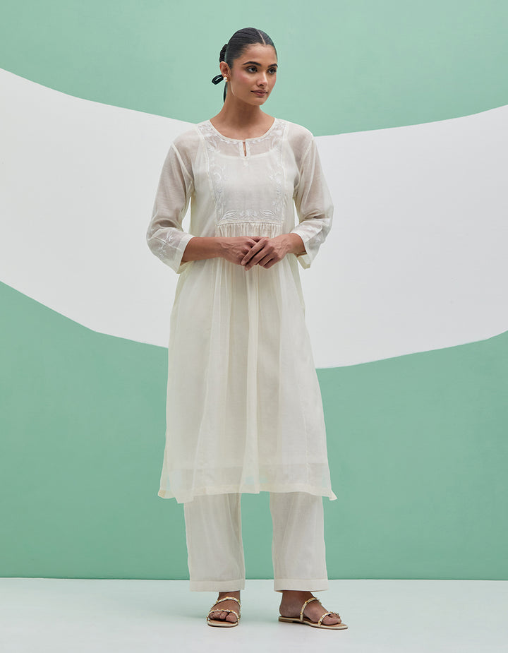 White chanderi kurta with pants and organza dupatta - Set of 3