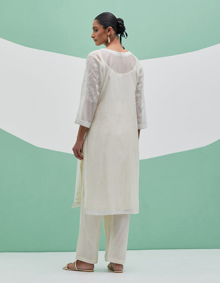 White chanderi kurta with pants and organza dupatta - Set of 3