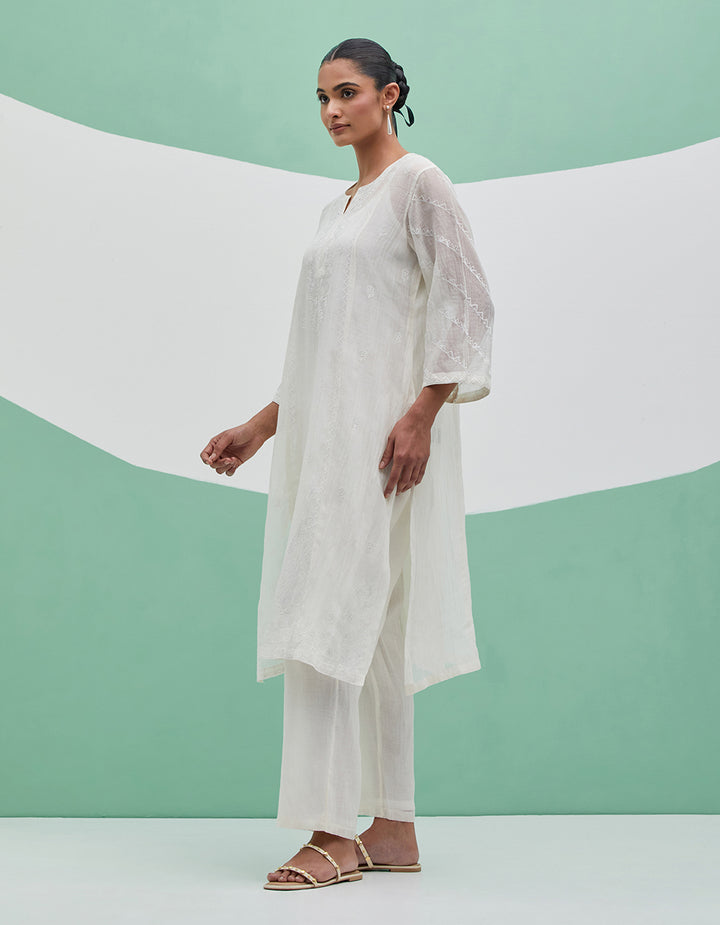 White chanderi kurta with pants and organza dupatta - Set of 3