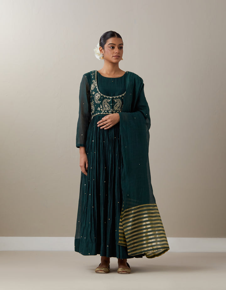 Green embroidered soft chanderi kurta with cotton pants and soft chanderi dupatta- Set of 3