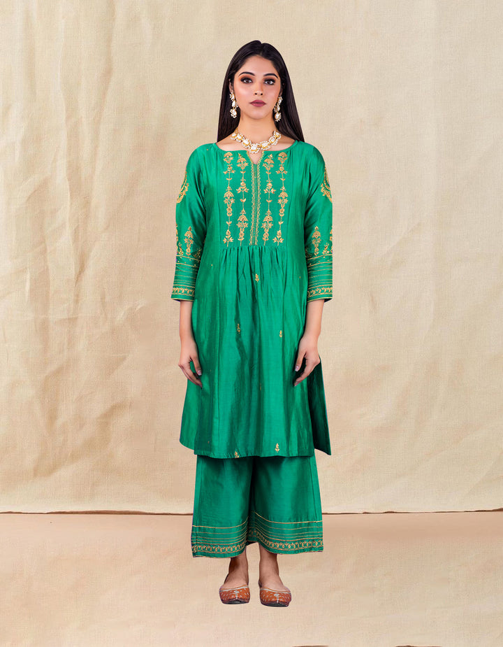 Green Hand Embroidered Chanderi Silk Kurta With Silk Palazzo And Organza Dupatta- Set Of 3