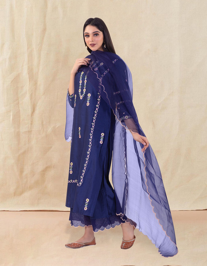 Blue scalloped organza dupatta