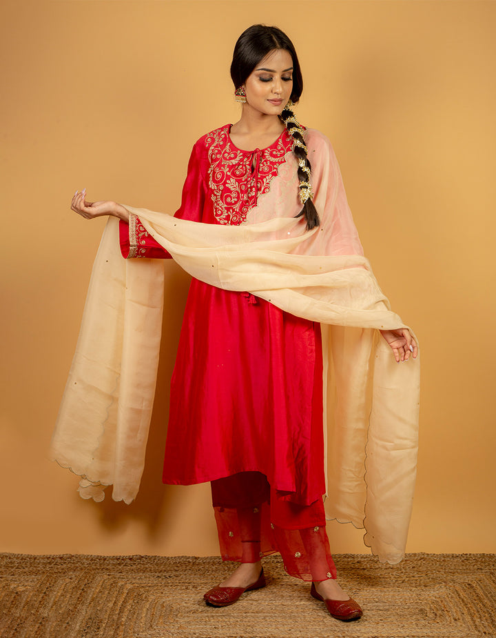 Off-white scalloped tissue organza dupatta