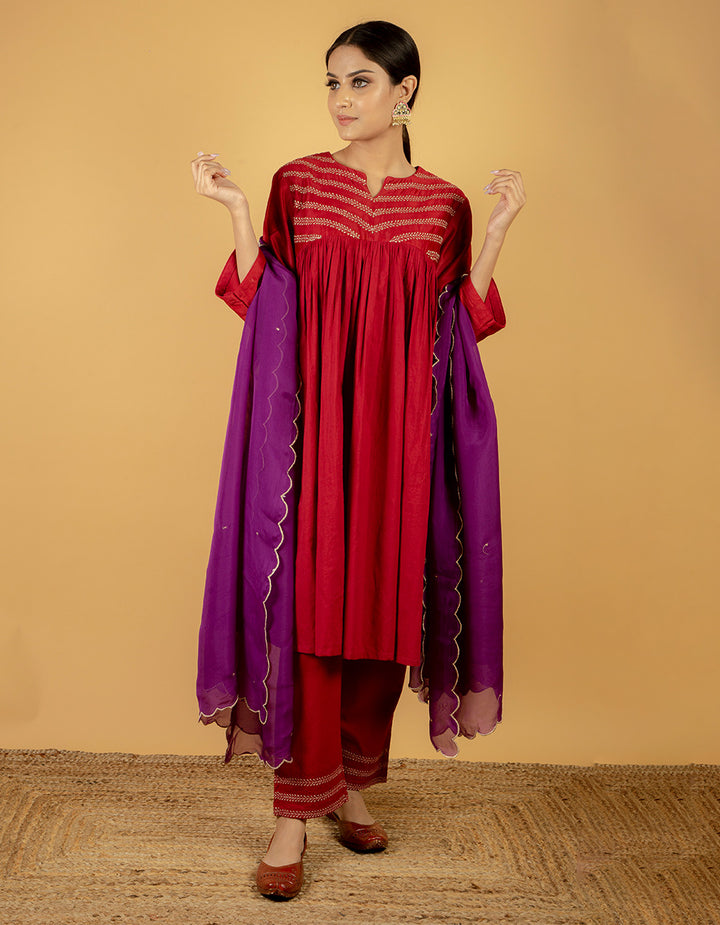 Maroon red kurta with pant and organza dupatta- Set of 3