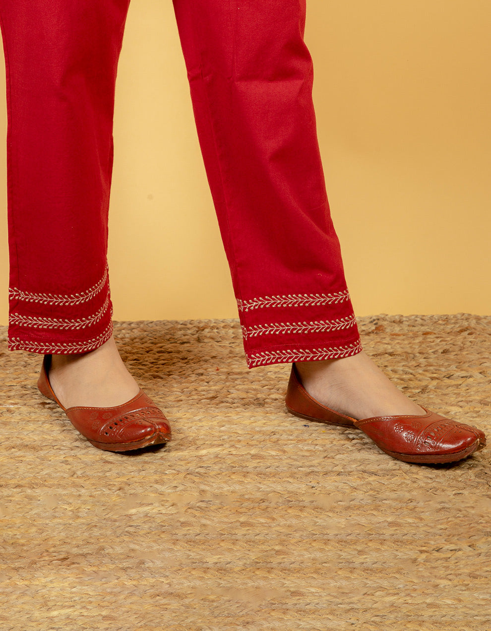 Maroon red kurta with pant and organza dupatta- Set of 3