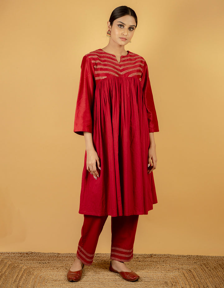 Maroon red kurta with pant and organza dupatta- Set of 3