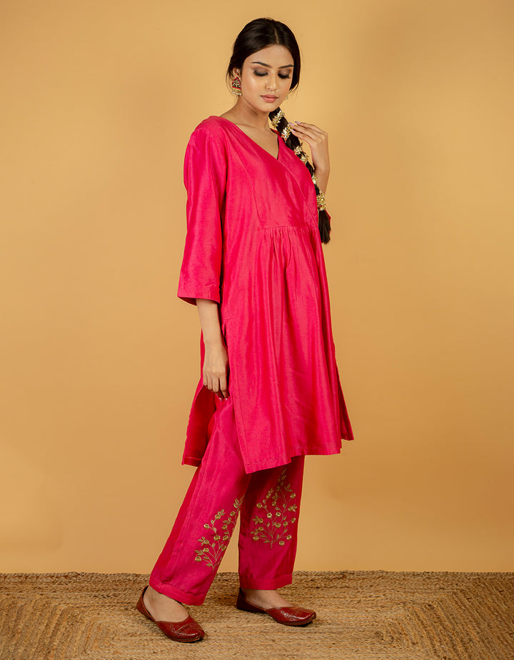 Pink chanderi silk kurta with silk pants and organza dupatta- Set of 3