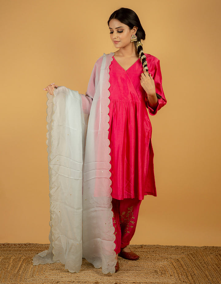 Pink chanderi silk kurta with silk pants and organza dupatta- Set of 3