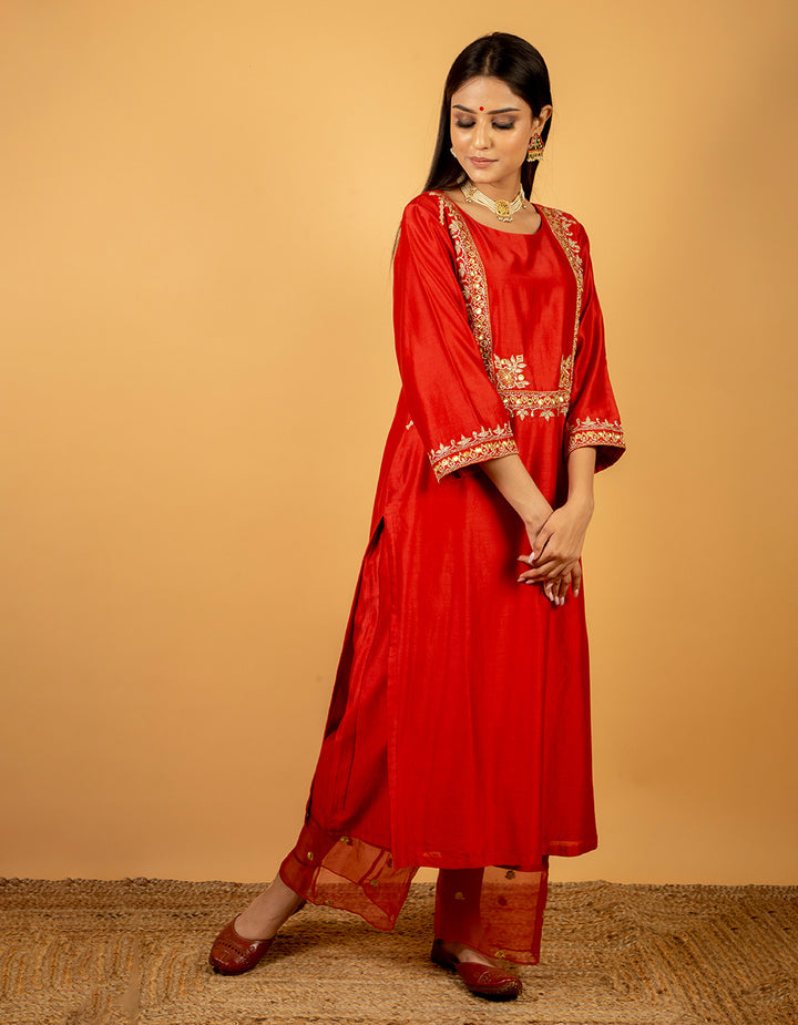 Red chanderi silk kurta with silk pants and organza dupatta- Set of 3