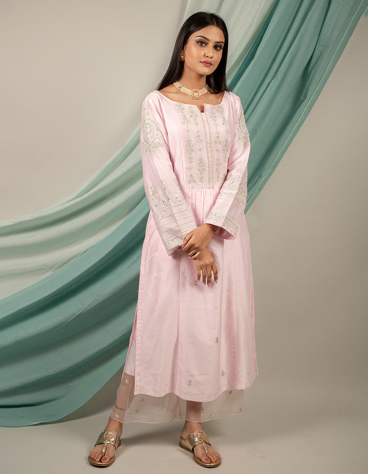 Light pink embroidery chanderi silk kurta with silk pant and organza dupatta- Set of 3