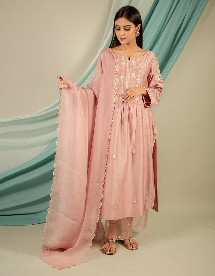 Dust pink embroidery scalloped  organza dupatta