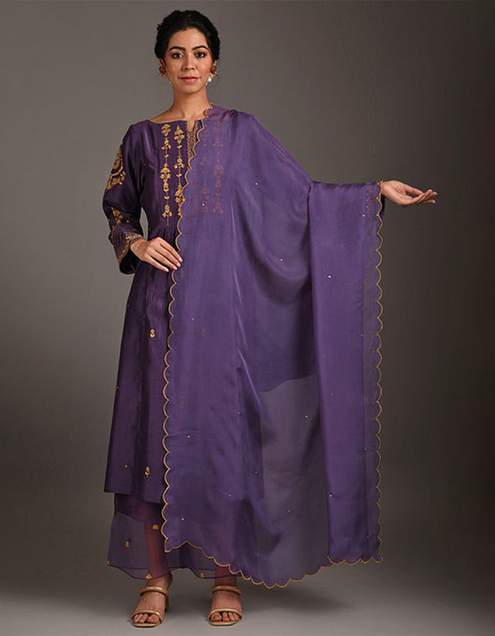 Purple embroidery chanderi silk kurta with silk pants and organza dupatta- Set of 3