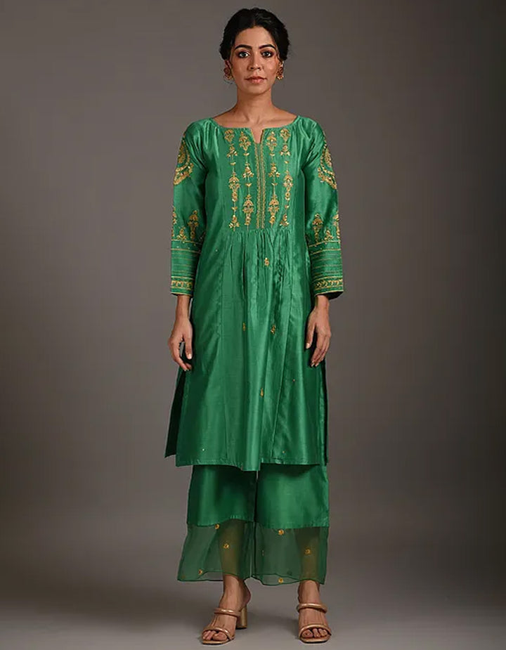 Green embroidery chanderi silk kurta with silk pants and organza dupatta- Set of 3