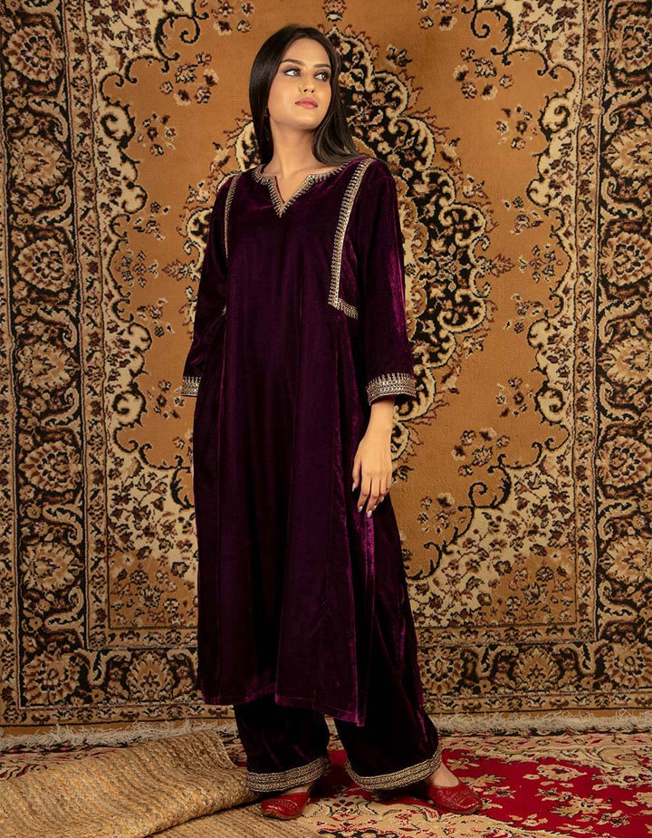 Purple silk velvet kurta with pants - Set of 2