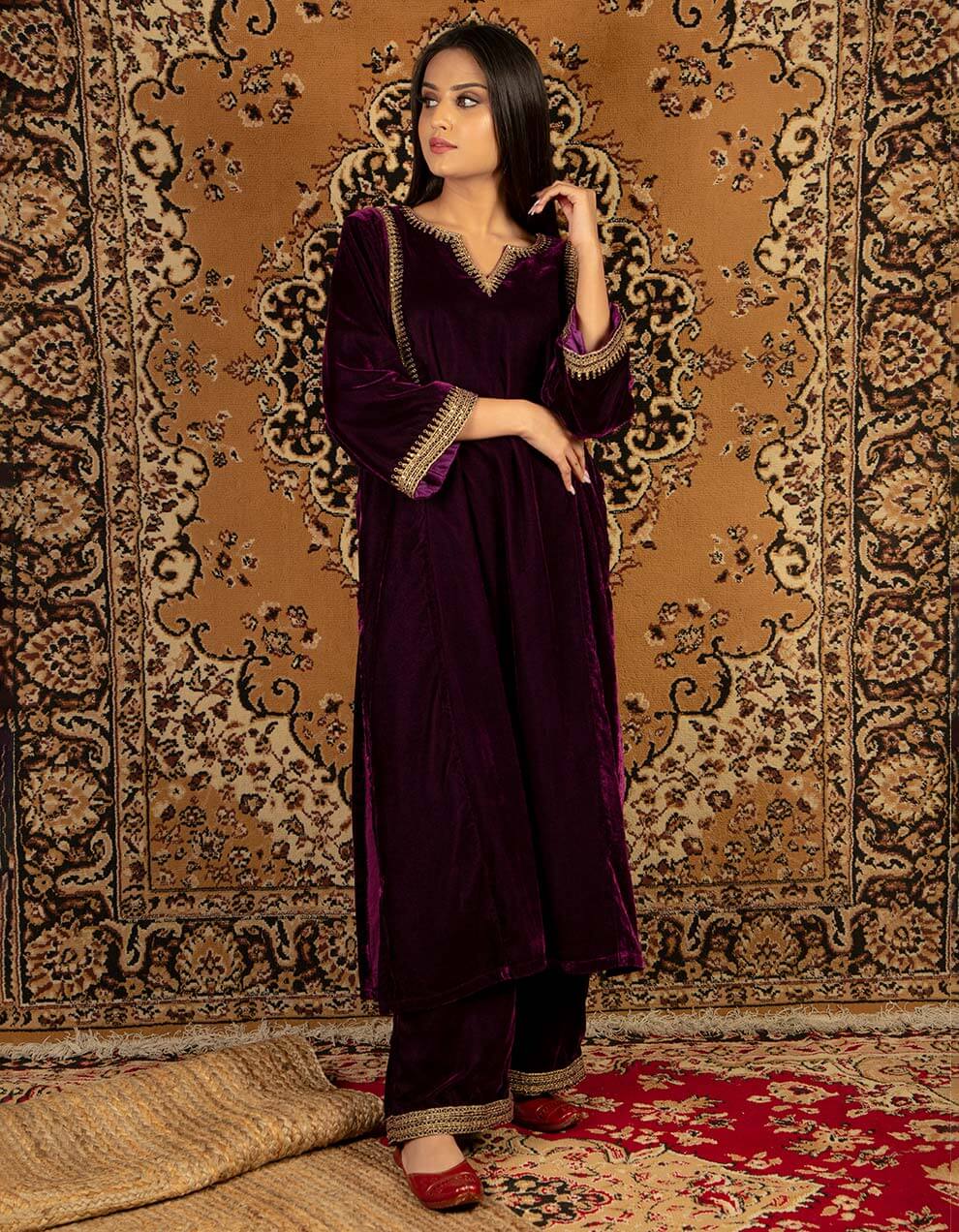 Purple silk velvet kurta with pants - Set of 2