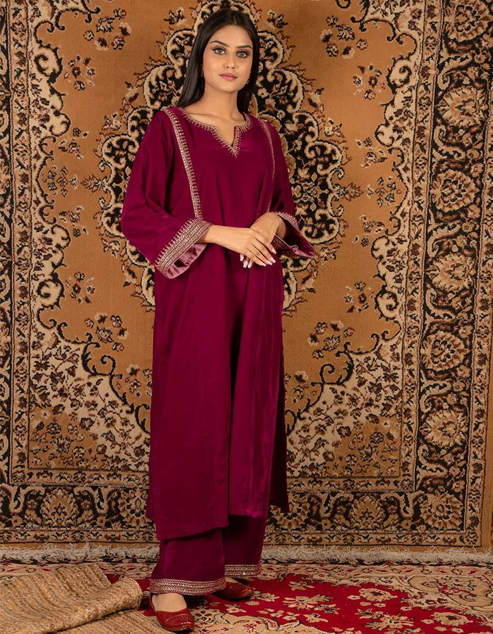 Magenta silk velvet kurta with pant and tissue organza dupatta- Set of 3