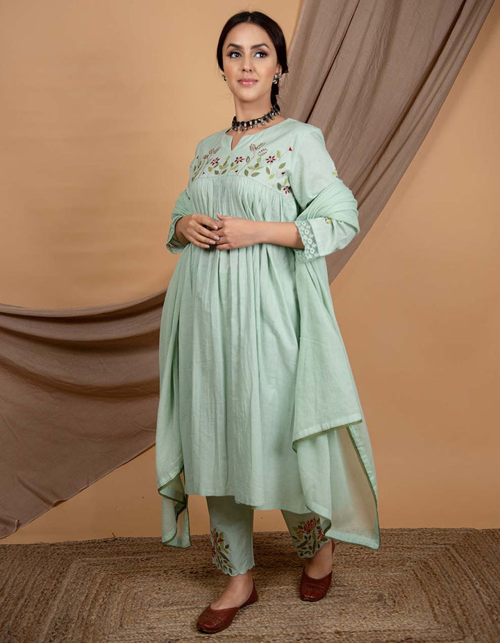 Green hand embroidered kurta with pants and dupatta- Set of 3