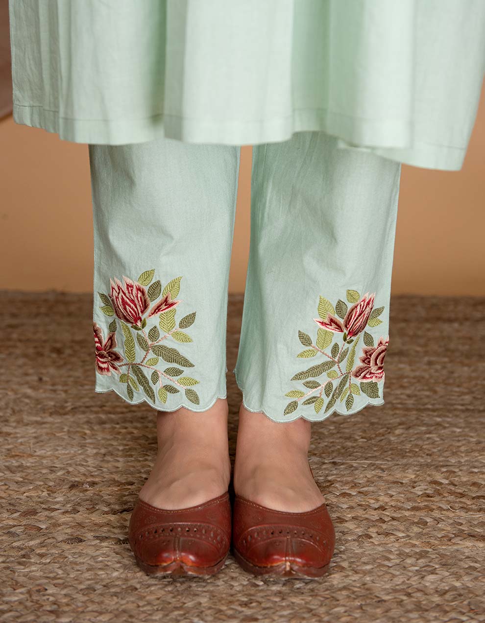 Green hand embroidered kurta with pants - Set of 2