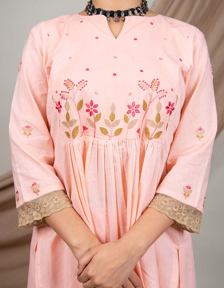 Peach hand embroidered kurta with pants and dupatta- Set of 3