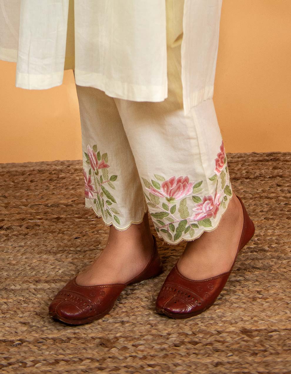 Yellow hand embroidered kurta with pants - Set of 2