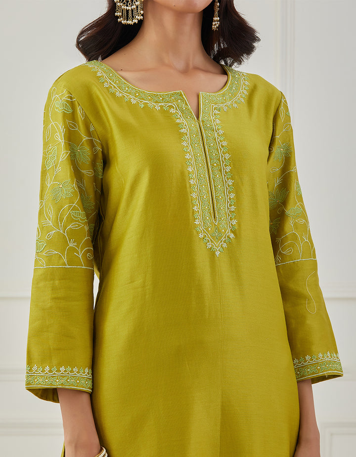 Lime green embroidered chanderi silk kurta with pants and dupatta- Set of 3