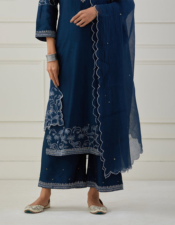 Blue embroidered chanderi silk kurta with pants and dupatta - Set of 3