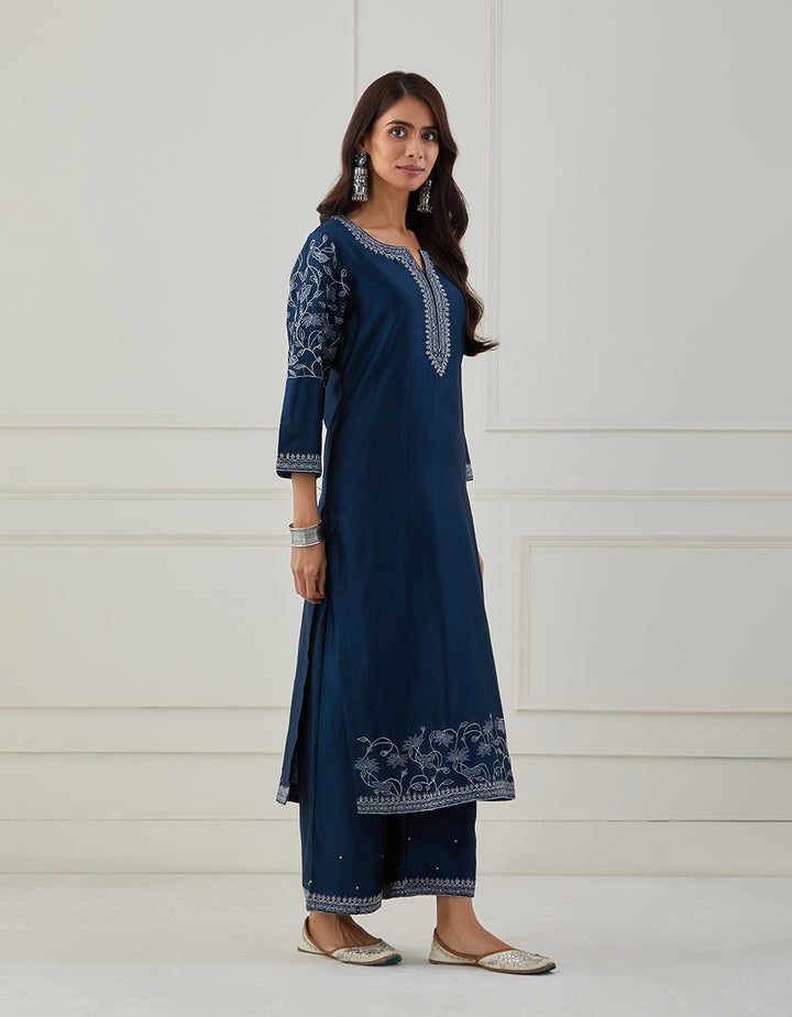 Blue embroidered chanderi silk kurta with pants and dupatta - Set of 3