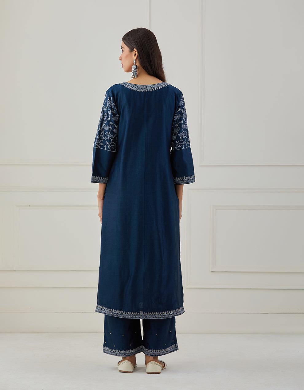 Blue embroidered chanderi silk kurta with pants - Set of 2