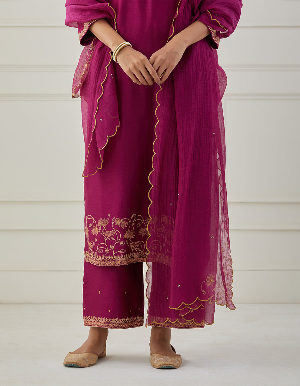 Bandhan Magenta dupatta