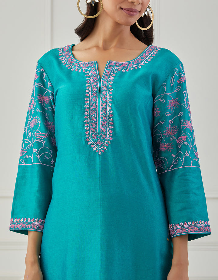 Turquoise embroidered chanderi silk kurta