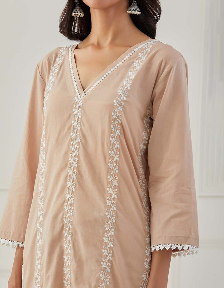 Beige embroidery kurta with pants - Set of 2